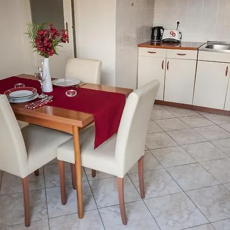 Apartman Laura *