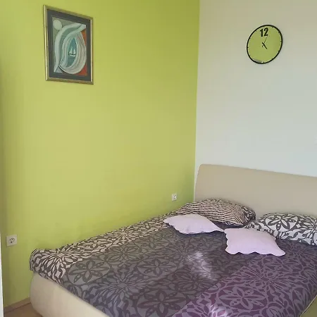 דירה Apartman Laura זאדאר